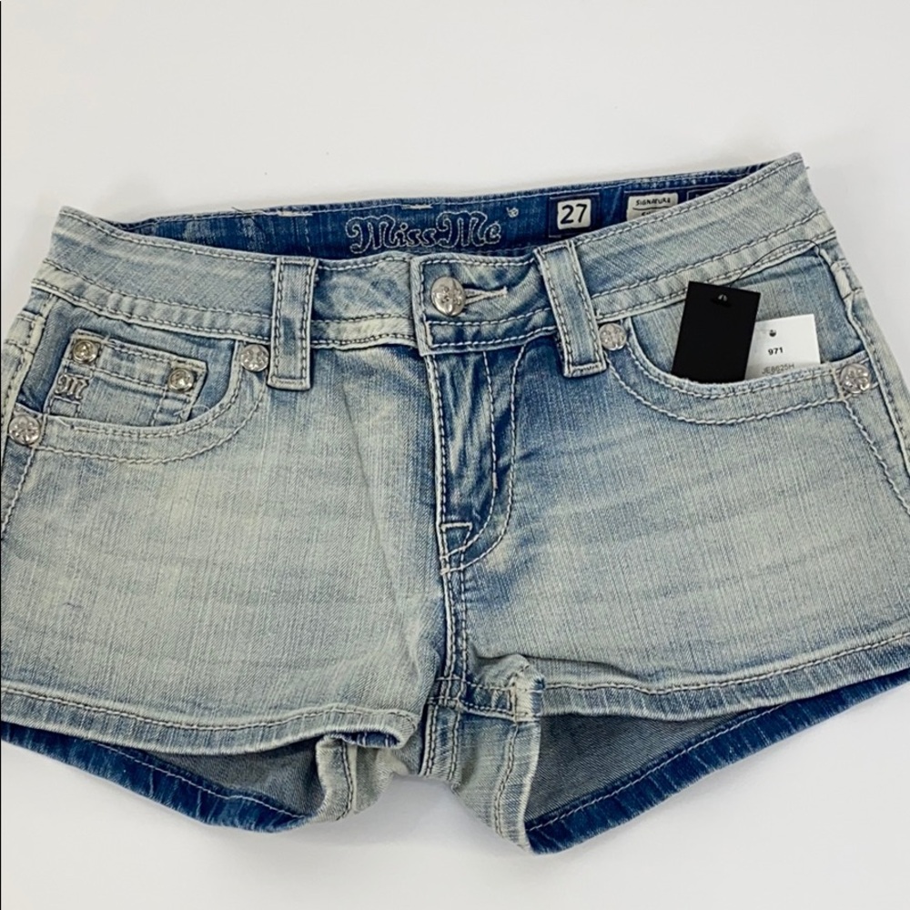Miss Me Faded Denim Short, Size 27 NWT - Picture 3 of 8